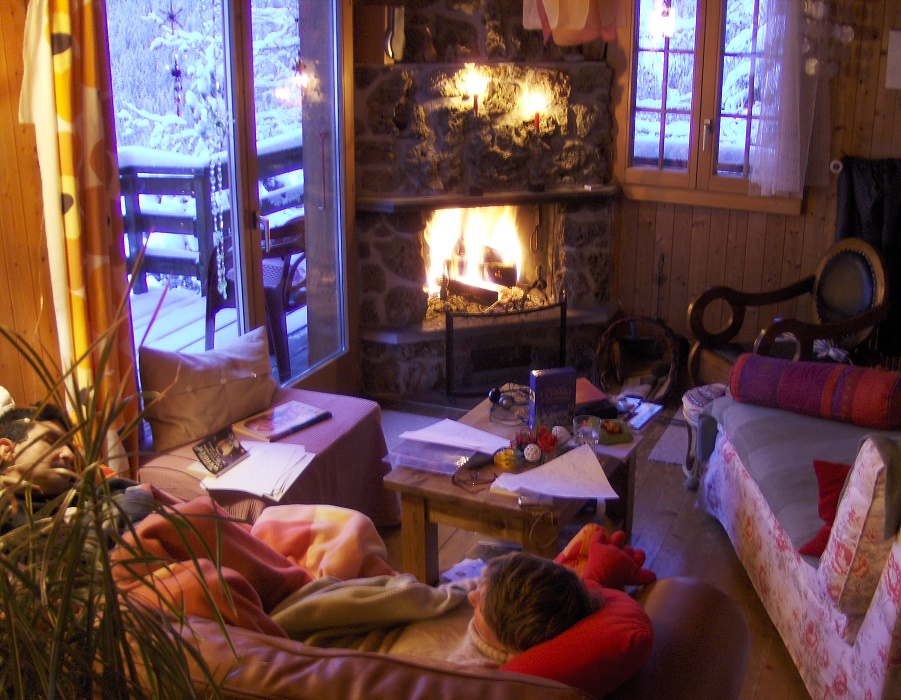 Chalet cocooning, l'hiver devant le feu de cheminée